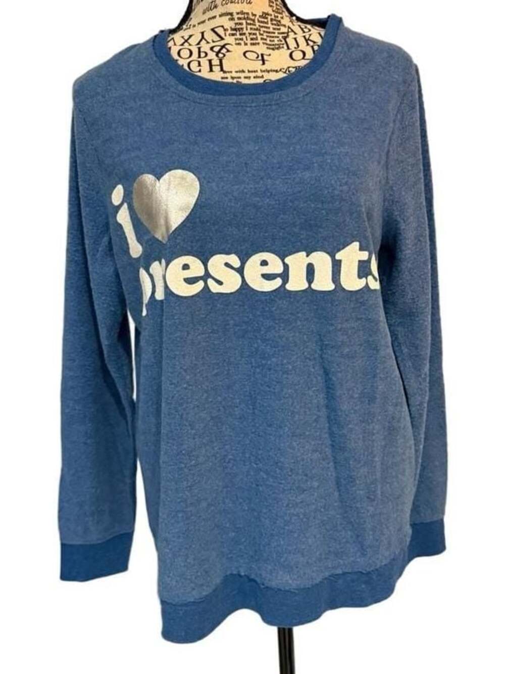 Chaser Women’s M I Love Presents Blue Long Sleeve Graphic Top NWT